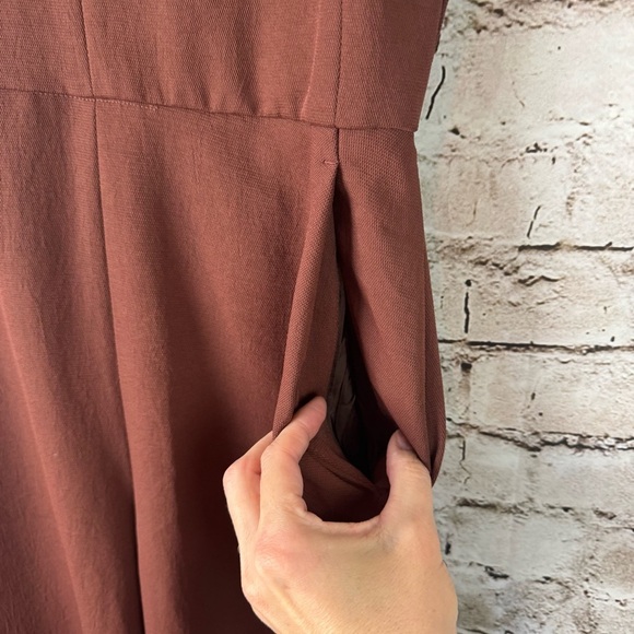 Wilfred Aritzia Size 4 Encoulement Jumpsuit Rust Brown Sleeveless Cropped V Neck - Picture 4 of 11
